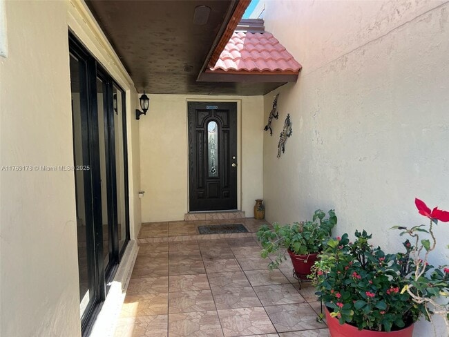 18839 NW 64th Ct in Hialeah, FL - Building Photo - Building Photo