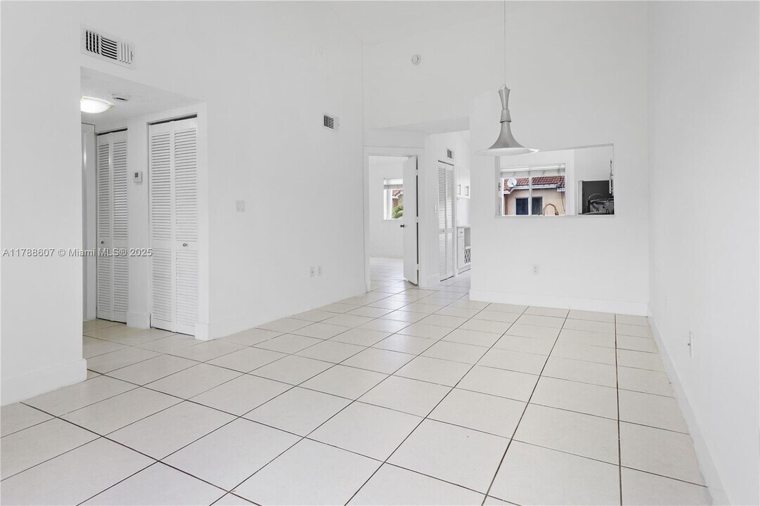13165 SW 64th Terrace in Miami, FL - Building Photo