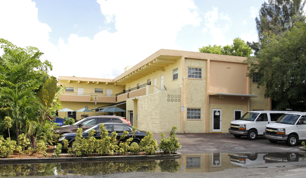 4549 SW 54th Ct in Fort Lauderdale, FL - Foto de edificio