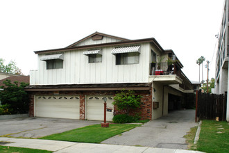 1157 Justin Ave in Glendale, CA - Foto de edificio - Building Photo