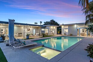 2413 E El Alameda in Palm Springs, CA - Building Photo