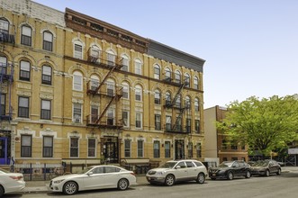 1226 Lincoln Pl in Brooklyn, NY - Foto de edificio - Building Photo