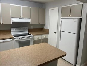 2811 SW Archer Rd in Gainesville, FL - Building Photo - Building Photo
