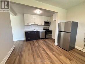 280 Lorne Ave in Kitchener, ON - Building Photo - Building Photo