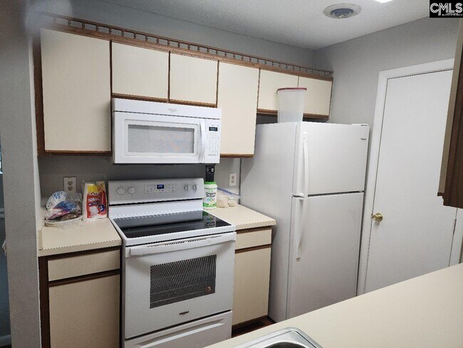 1211 Metze Rd in Columbia, SC - Building Photo - Building Photo