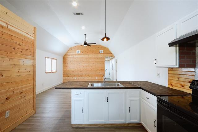 property at 452 S 1st St