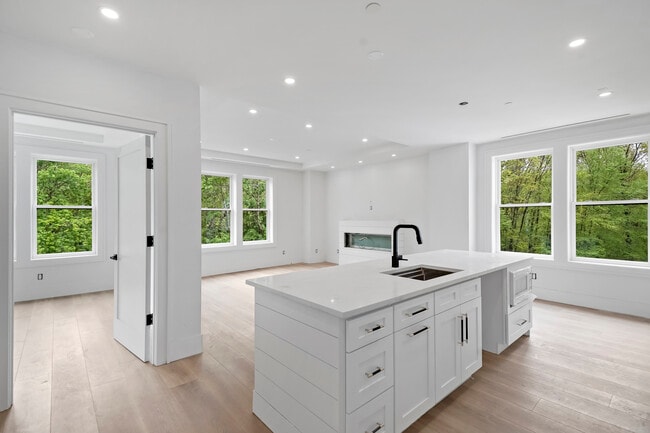 156 Bedford Rd in Katonah, NY - Building Photo - Building Photo