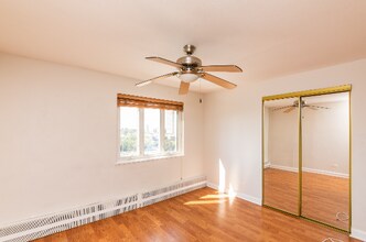 708 W Bittersweet Pl, Unit 801 in Chicago, IL - Foto de edificio - Building Photo