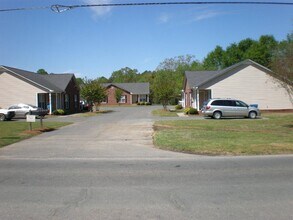 238 S Main St in Wingate, NC - Building Photo - Building Photo