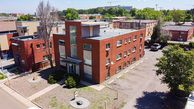 1320 Macon St in Aurora, CO - Foto de edificio - Building Photo