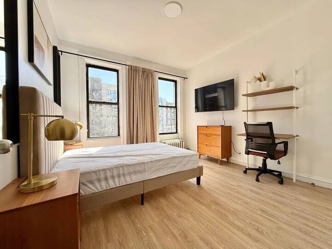 property at 33 Lenox Rd