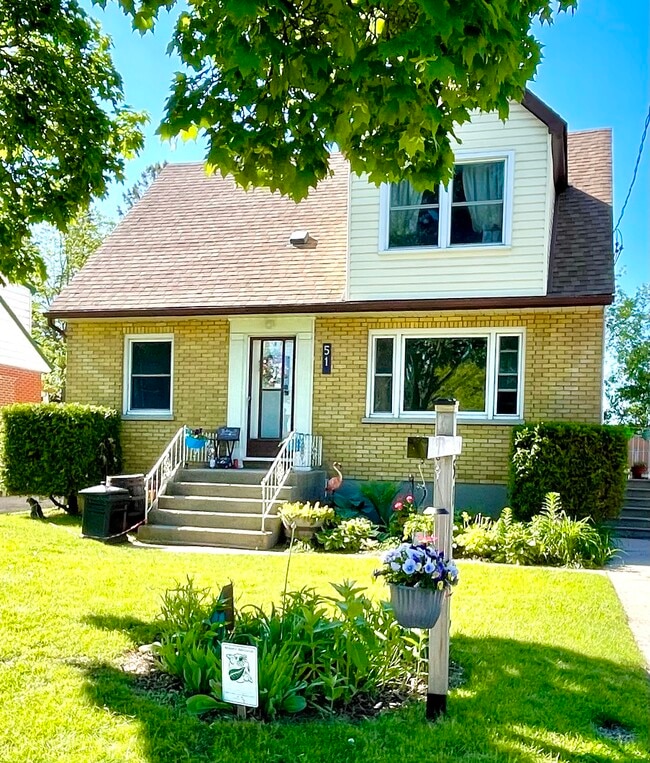 property at 51 Campbell Av