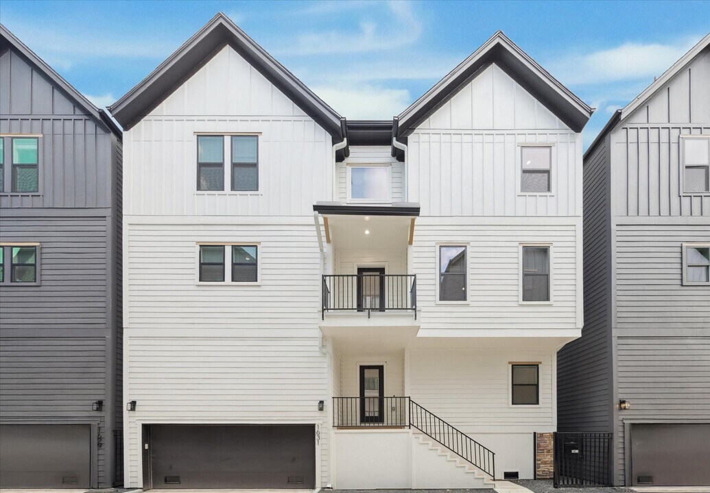 1631 Beall St in Houston, TX - Building Photo