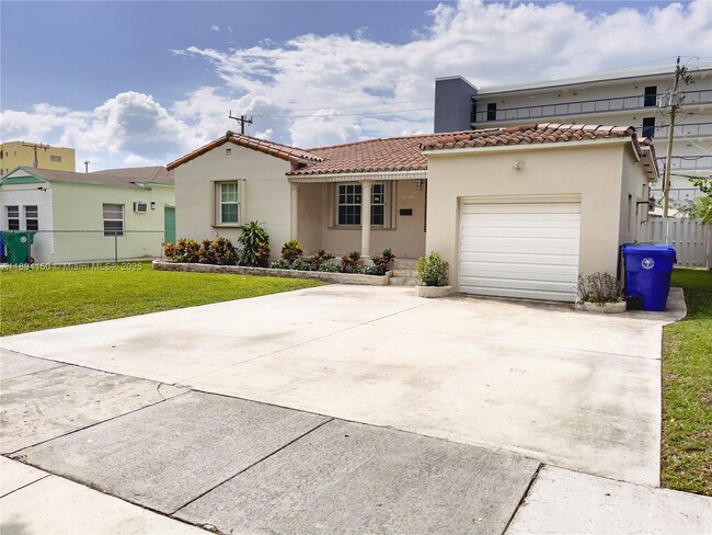 2290 SW 26th Ln in Miami, FL - Building Photo - Building Photo