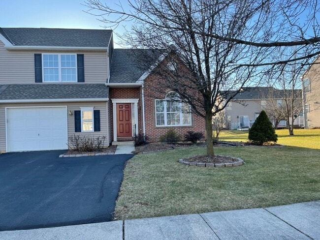 property at 1588 Kennington Ln