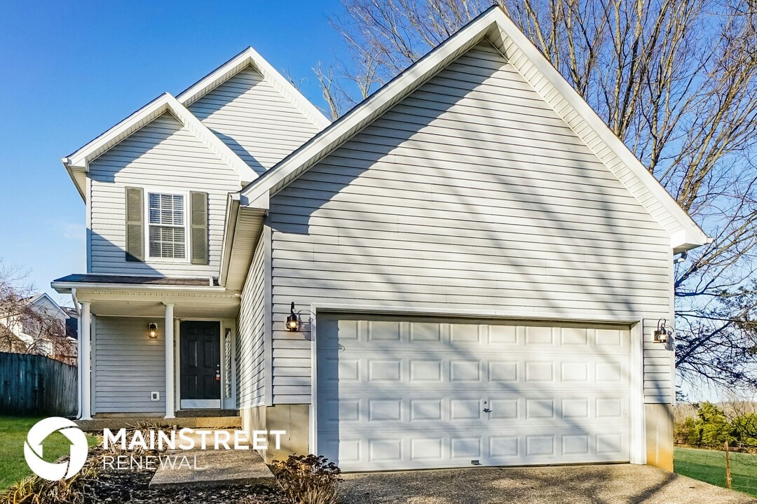 10717 Bayport Rd in Louisville, KY - Building Photo