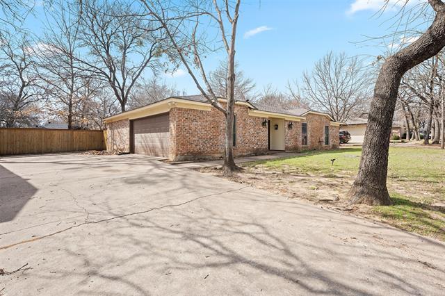 1516 Circle Ln in Bedford, TX - Building Photo - Building Photo