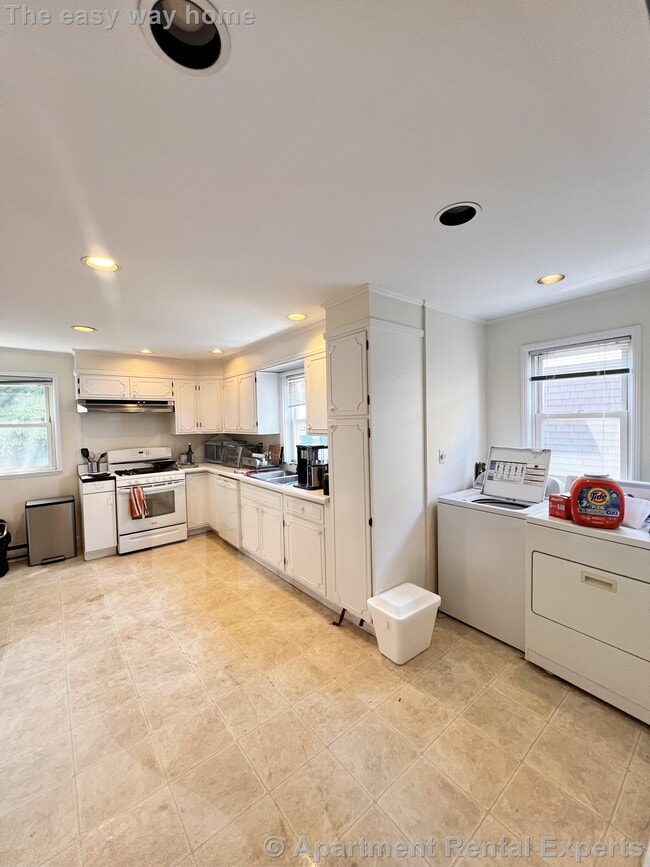 47 Rogers Ave