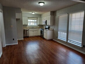 2 Longhurst Ct in Pantego, TX - Building Photo - Building Photo