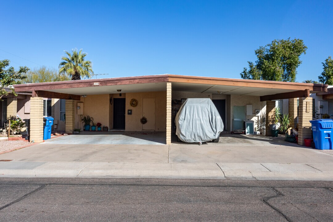 Villa Del Monte in Phoenix, AZ - Building Photo