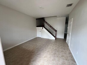 5112 NW 30th Ln in Fort Lauderdale, FL - Foto de edificio - Building Photo