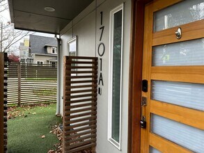 1701 NW 65th St in Seattle, WA - Building Photo - Building Photo