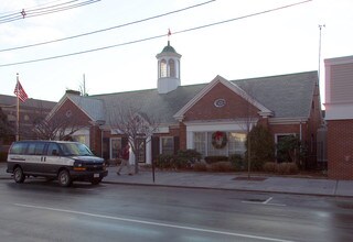 319 Main St in Hyannis, MA - Building Photo - Building Photo