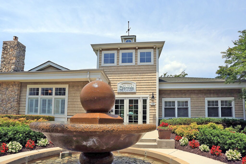 Saltmeadow Bay Virginia Beach, VA Apartments