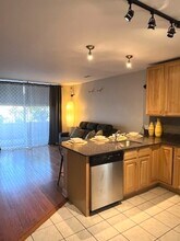2415 W Harrison St in Chicago, IL - Building Photo - Building Photo