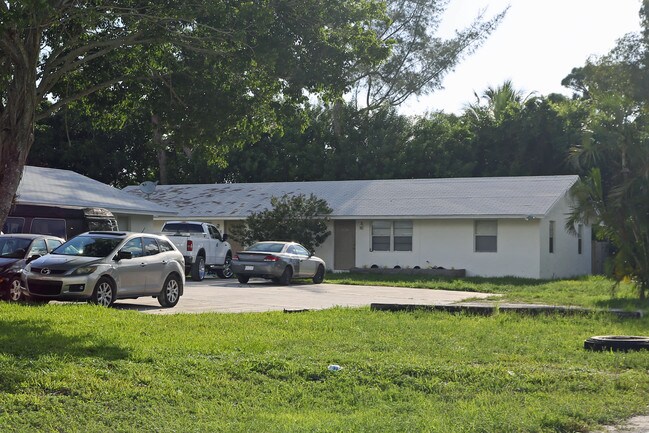 3953-3959 45th Ln S in Lake Worth, FL - Building Photo - Building Photo