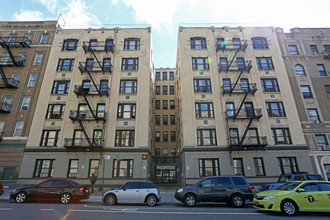672-74 Saint Nicholas Ave in New York, NY - Foto de edificio - Building Photo