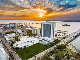 Edison Grand in Ft. Myers, FL - Building Photo