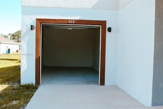 622 Windermere Dr in Lehigh Acres, FL - Building Photo - Building Photo