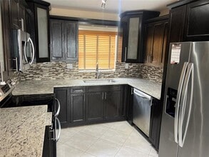 9725 NW 5th Terrace in Miami, FL - Building Photo - Building Photo