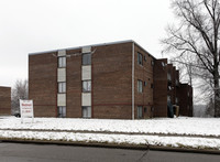 3751-3753 Westmont Dr in Cincinnati, OH - Foto de edificio - Building Photo