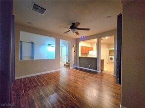 8367 S Charlton Valley Ct in Las Vegas, NV - Building Photo - Building Photo