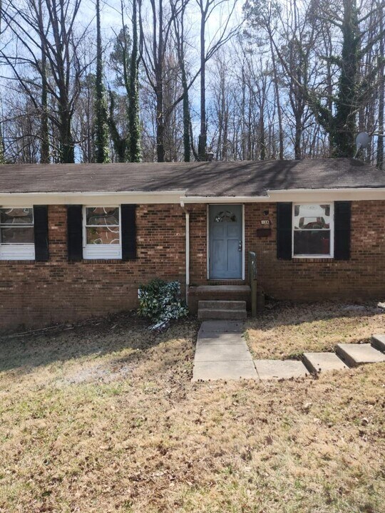 128 Cherryview Ln in Winston-Salem, NC - Building Photo