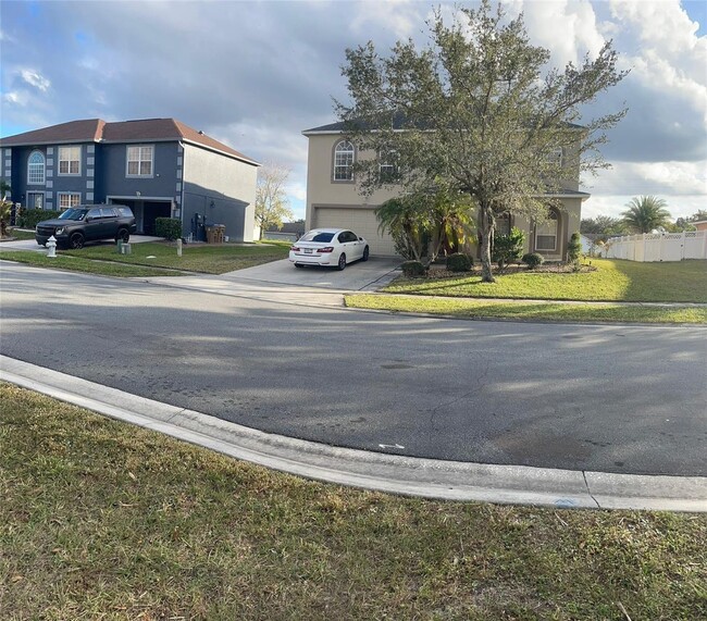 2345 Walnut Canyon Dr in Kissimmee, FL - Building Photo - Building Photo