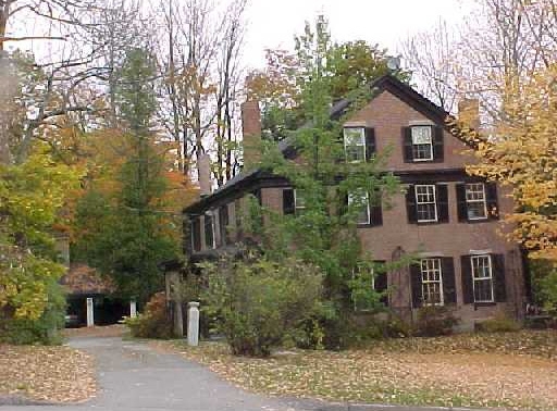 113 Winthrop St in Augusta, ME - Foto de edificio