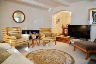 1224 S Longwood Ave in Los Angeles, CA - Building Photo