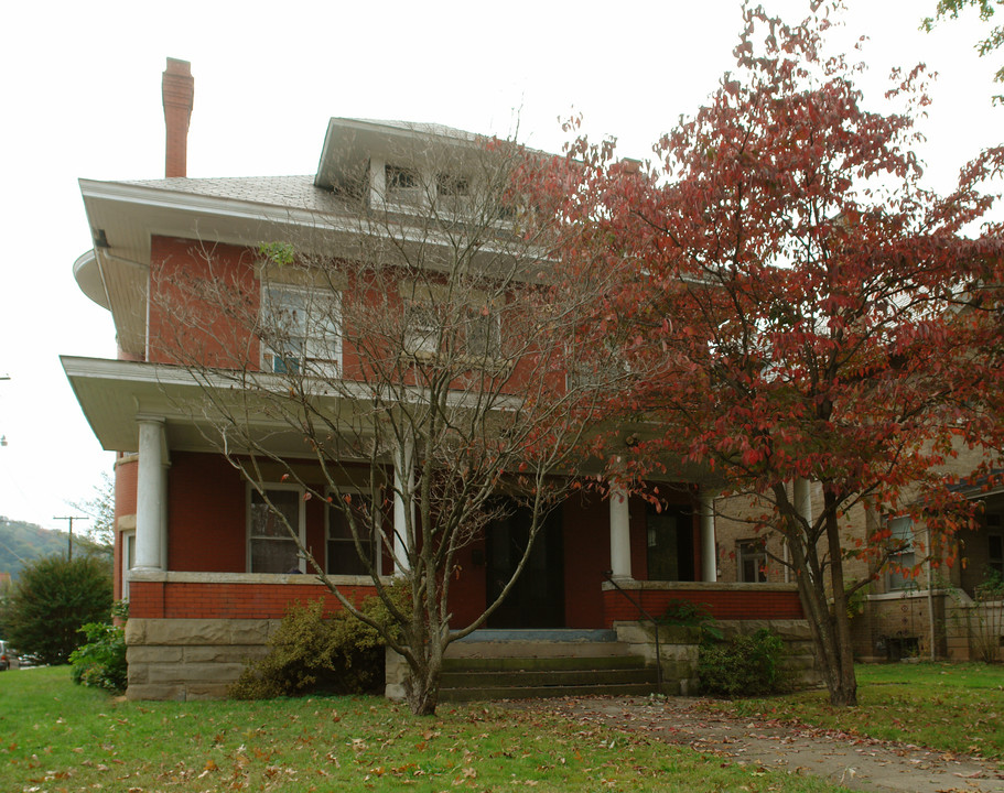 1429 Quarrier St in Charleston, WV - Building Photo