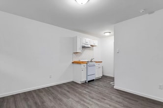 425 W Baker Ave, Unit 3 in Wildwood, NJ - Building Photo - Building Photo