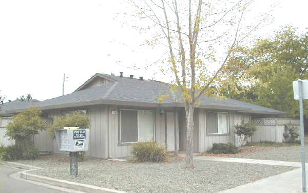 1002-1010 1st St W in Sonoma, CA - Foto de edificio - Building Photo