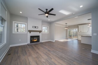 44 Sherwood Vlg Ct in Brevard, NC - Building Photo - Building Photo