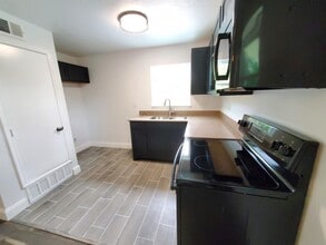2004 Wesley St in Greenville, TX - Building Photo - Building Photo