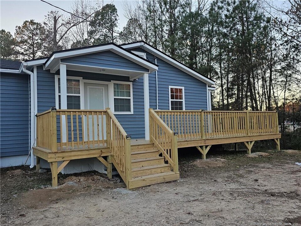 1649 Little River Rd in Spring Lake, NC - Building Photo