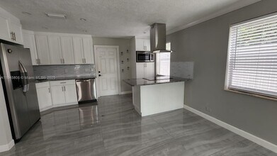 625 Royal Palm Dr in Lake Worth Beach, FL - Building Photo - Building Photo