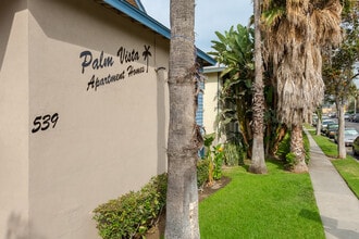 Villa Palms in Anaheim, CA - Foto de edificio - Building Photo