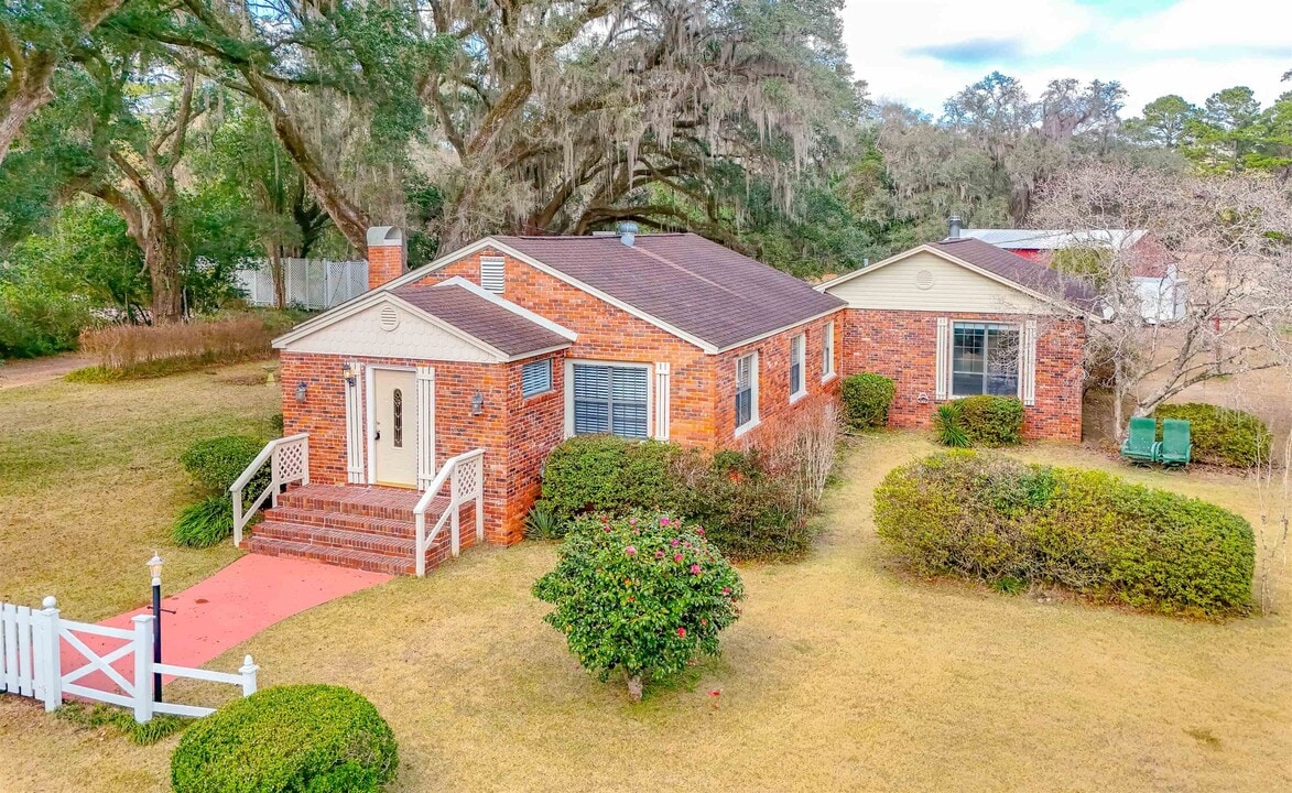 6312 Mahan Dr in Tallahassee, FL - Building Photo
