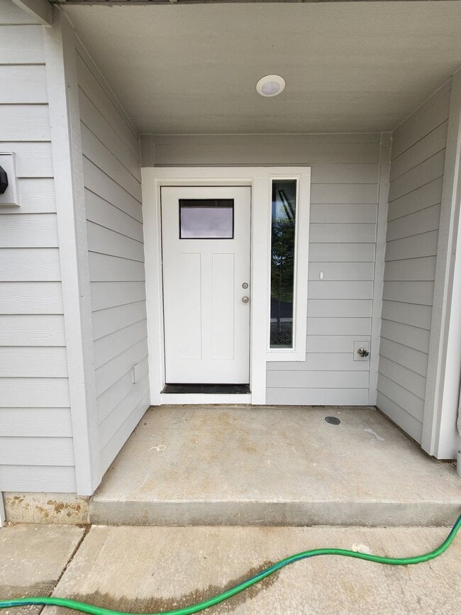 1014 Peach Rd in Winlock, WA - Building Photo - Building Photo